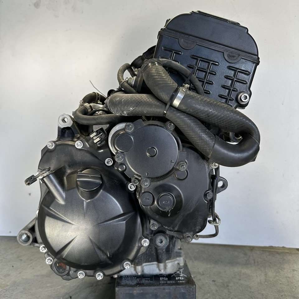 Kawasaki Ninja ZX600R ZX6R 2010 (1)